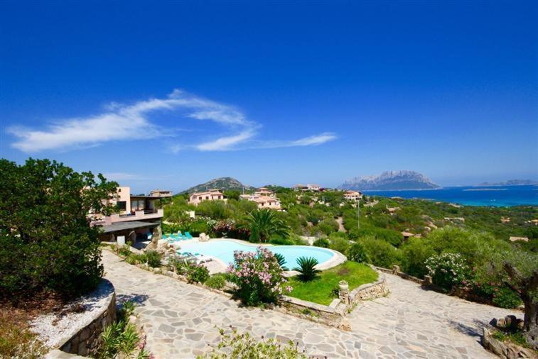 Villa And Pool Tavolara View Porto Istana Экстерьер фото